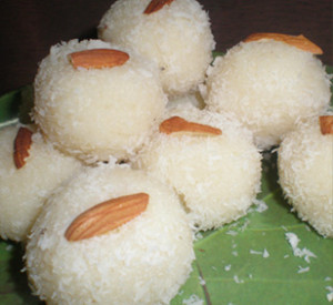 ganesh-chaturthi-prasad-coconut-laddu